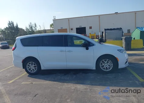 2024 Chrysler Pacifica Touring L z USA, uszkodzony, nr VIN 2C4RC1BG2RR129732